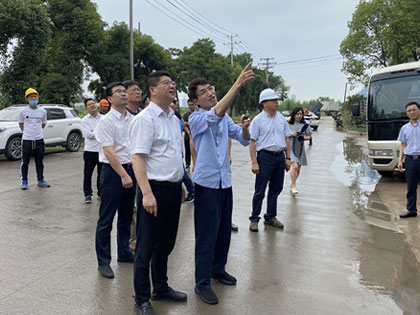 Keqiao Bölgesi Parti Komitesi Sekreteri Shen Zhijiang ve partisi, soruşturma ve rehberlik için Grubun Chengbang yüksek teknoloji projesine gitti.